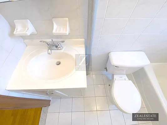 Rented by ZealEstate Group Inc | media 28