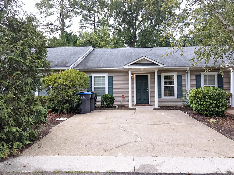 2249 Bridgeton Rd — Photo 1