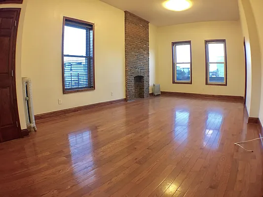 Rented by Lang Realty LLC | media 16