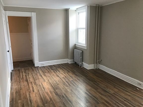 5th image of 20 Grove Ave APT 2A
