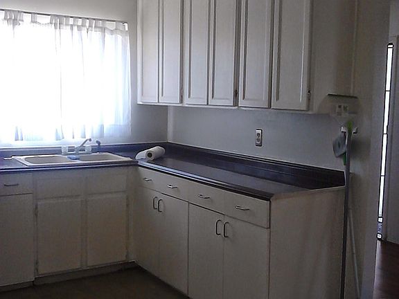4th image of 1835 1/2 N Avenue 53