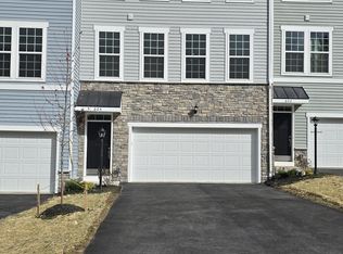 604 Dana Dr, Pittsburgh, PA