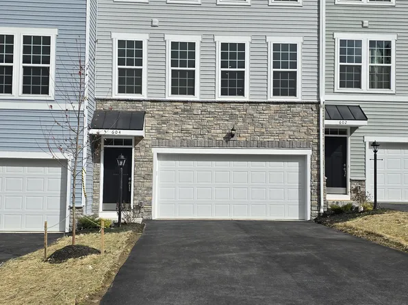 604 Dana Dr, Pittsburgh, PA 15205