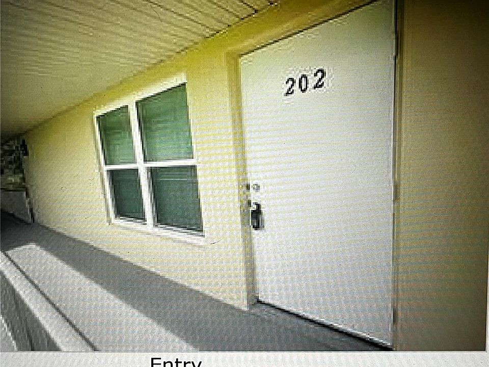 1st image of 8 Vista Palm Ln APT 202