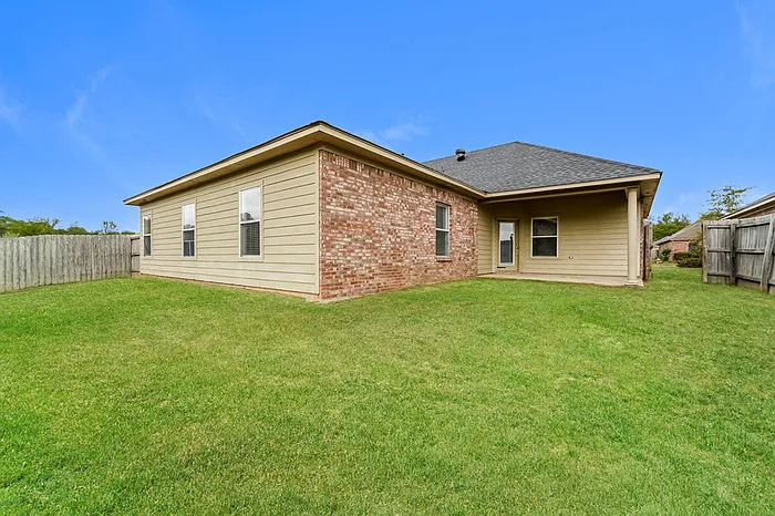 535 Kate Lofton Dr — Photo 4