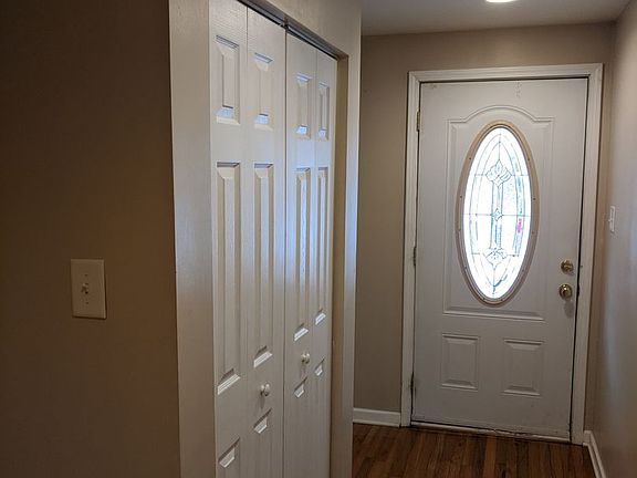 5th image of 256 37th St #2