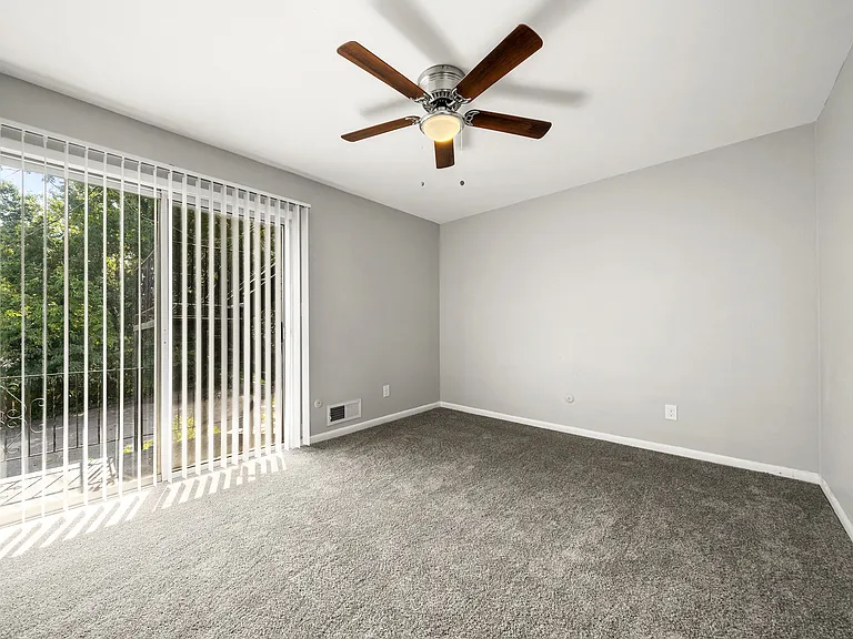 Georgian Oaks Apartments 2 — Photo 12