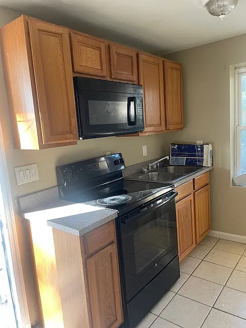 3 bed, 1352 sqft, $1,395 — Photo 3
