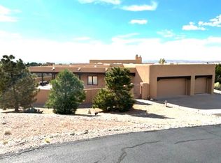 2 Rainbow Trail Rd, Placitas, NM 87043