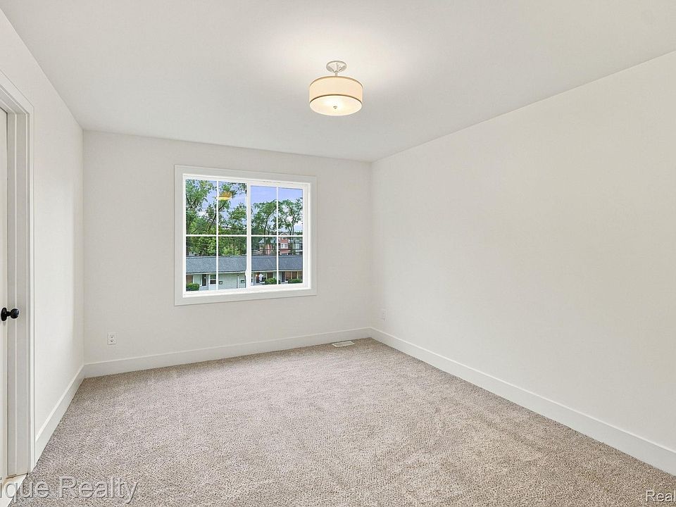 831 Goodale Ave, photo 30