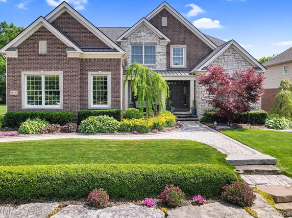 50757 Calvert Isle Dr, Novi, MI 48374