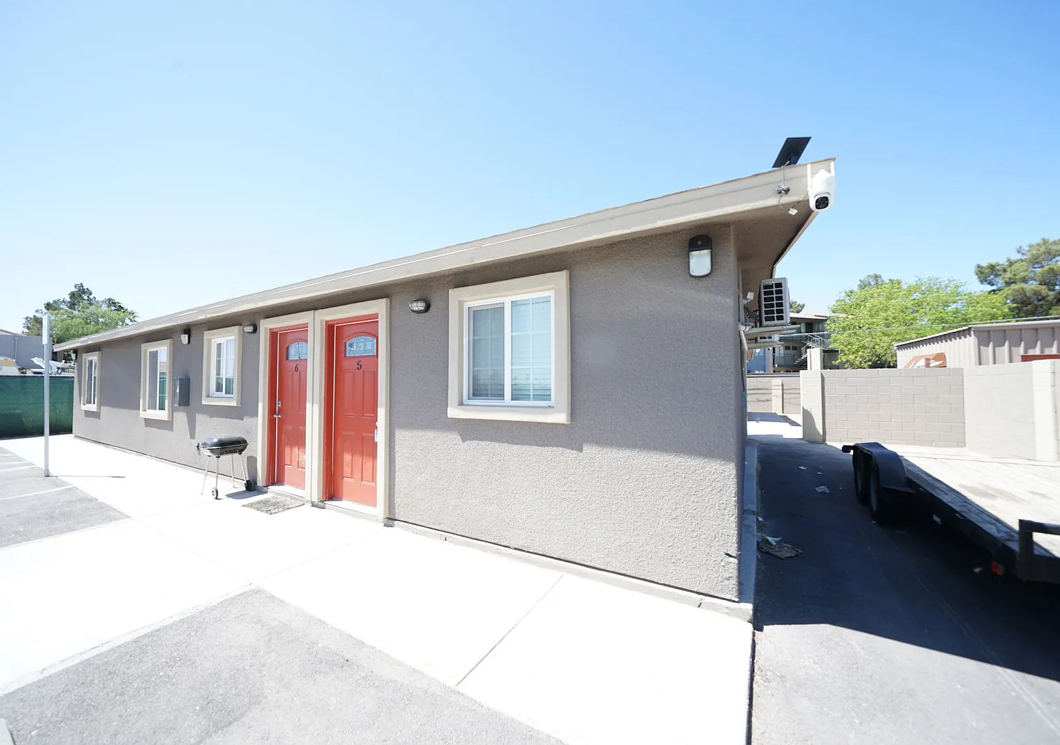118 S Mojave Rd — Photo 1