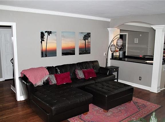 3rd image of 1014 W Gregory Blvd