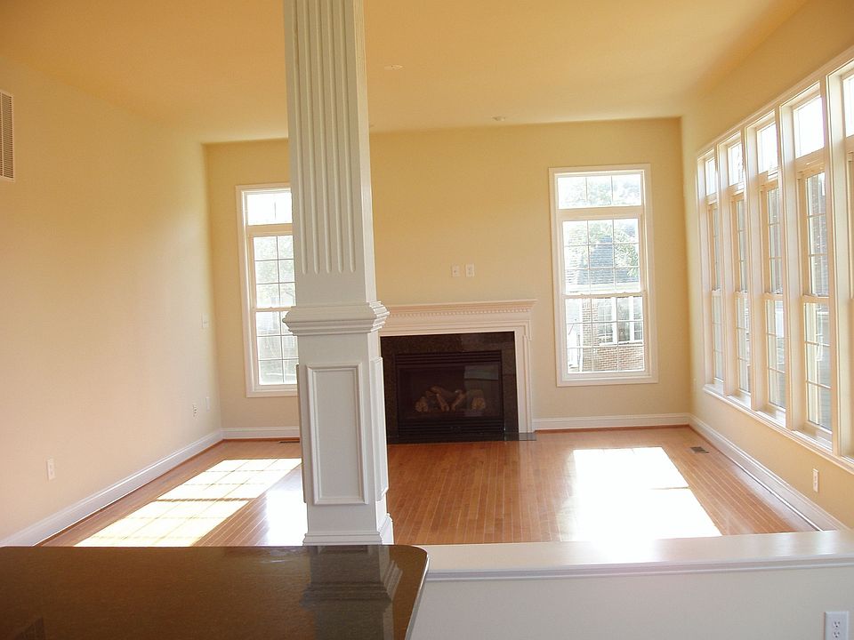 2nd image of 9023 Igoe St