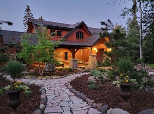 18 E Bay Ln, Grand Marais, MN 55604
