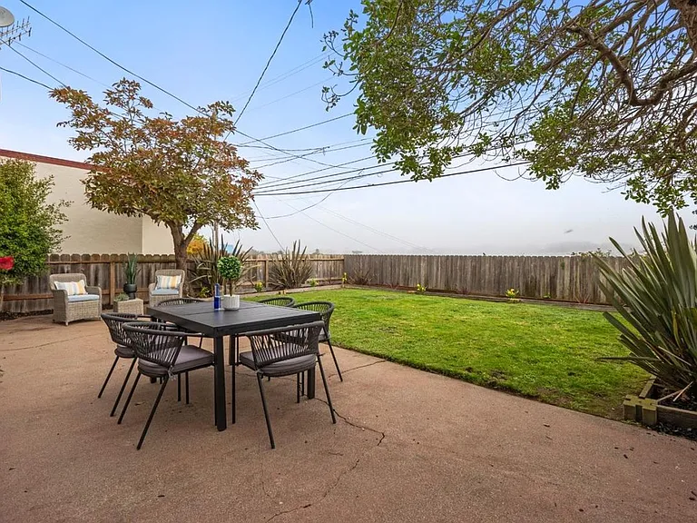 61 Windsor Dr — Photo 5