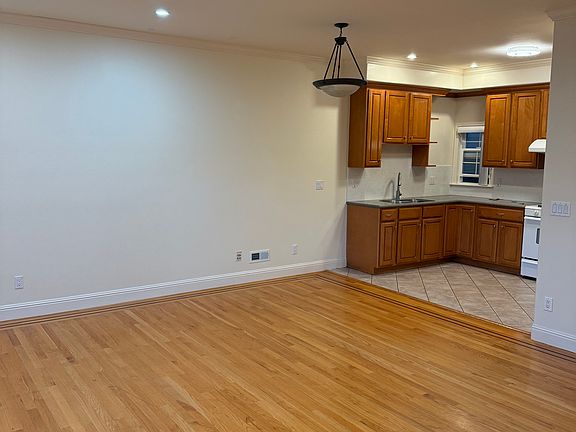 5th image of 1446 11th Ave #2