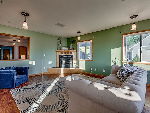 5th image of 33119 NE 24th Ave
