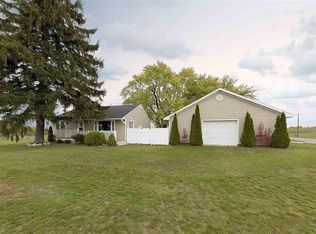 9131 E Lakeview Hills Rd, Traverse City, MI 49684