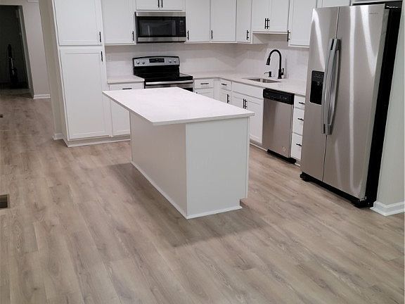 4th image of 5148 N Barton Rd N