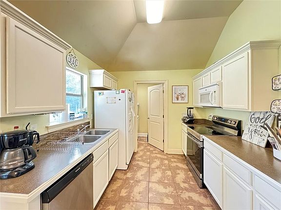 4th image of 20368 Fairhaven Rd