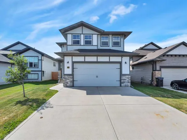 22 N Bardwell Way, Sylvan Lake, AB T4S 0M8