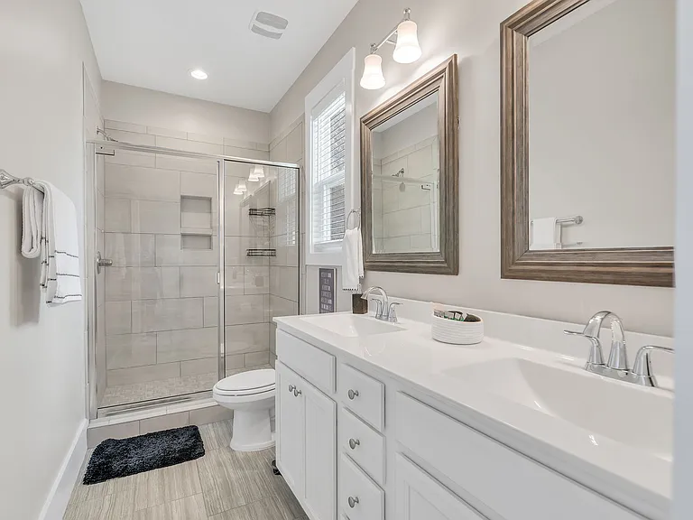 510 Eugene St — Photo 13