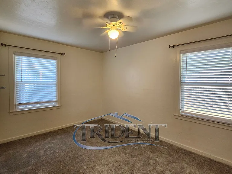 1117 Divver St — Photo 13