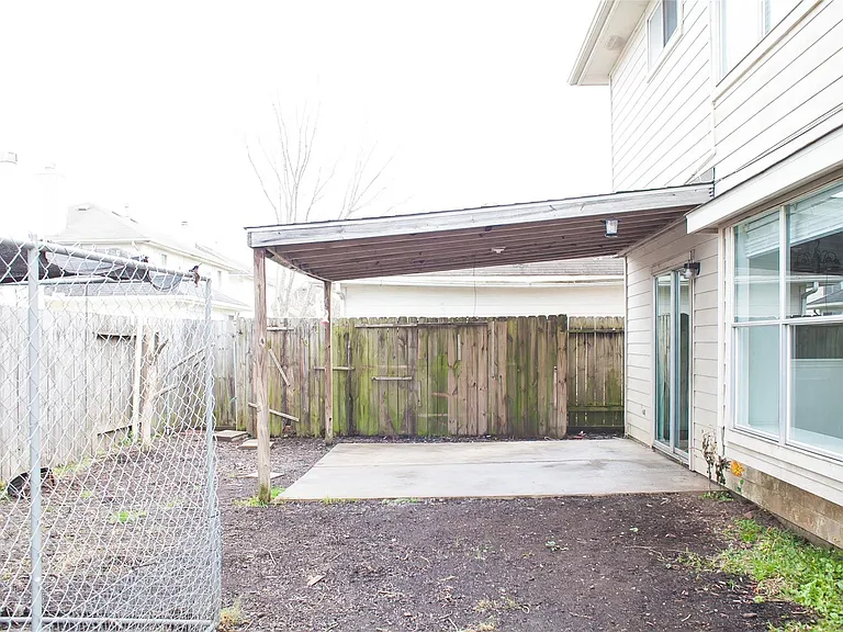 8910 Sage Place Dr — Photo 21