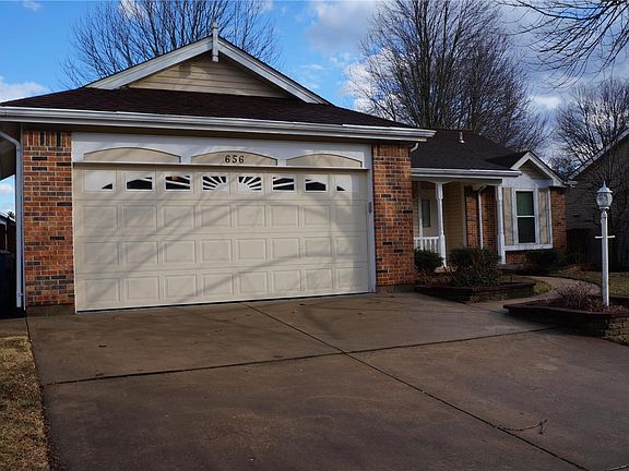 2nd image of 656 Foxtail Dr