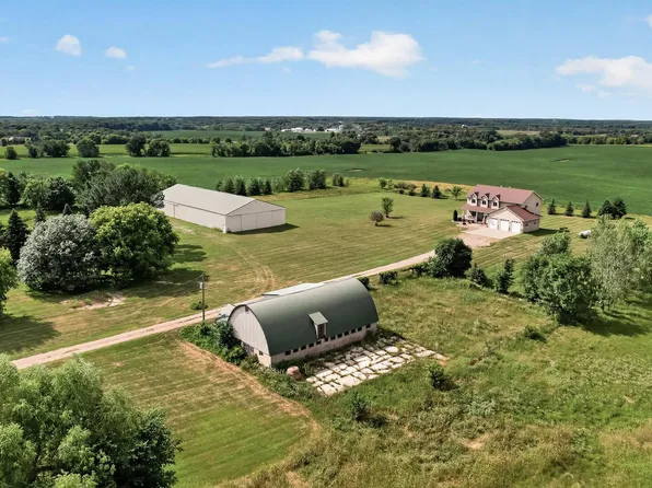 6040 Woodland Trl, Loretto, MN 55357