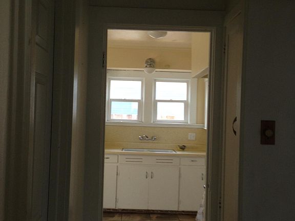 3rd image of 319 N 10th St #A