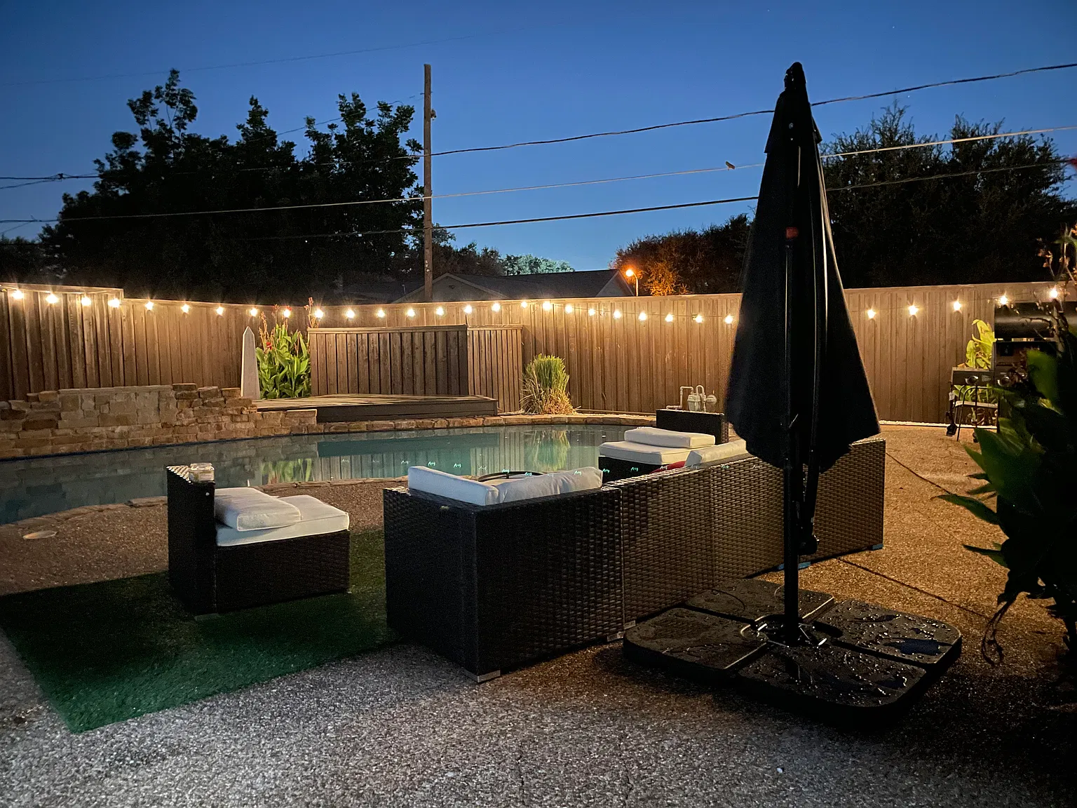 Darvany Dr, Dallas — Photo 2