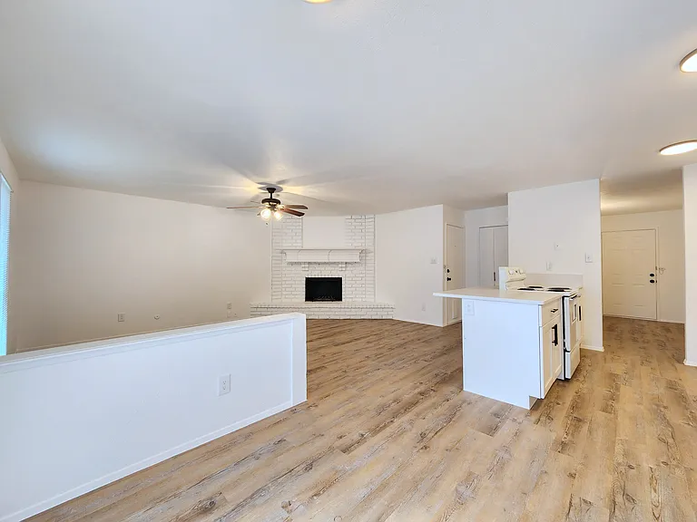 5541 Ragan Dr — Photo 8