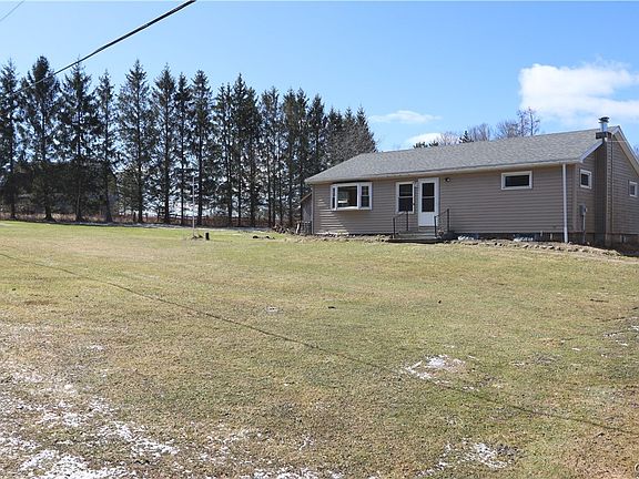 3rd image of 387 Hoffman Rd