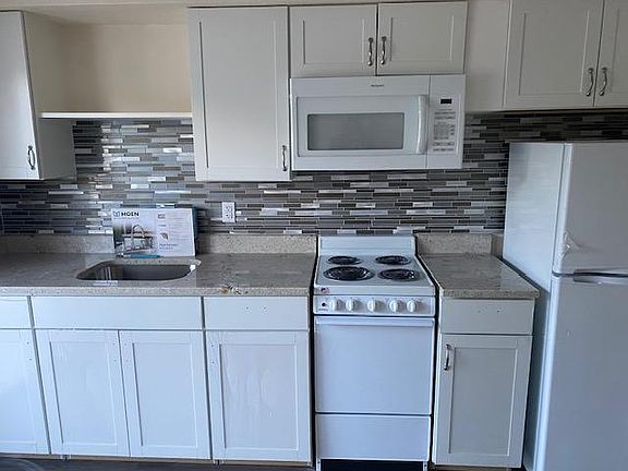 2nd image of 5121 Kilarney Ct #B