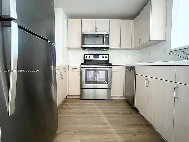 50 Menores Ave #720 — Photo 7