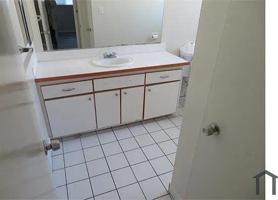 2 bed, $1,400 — Photo 2