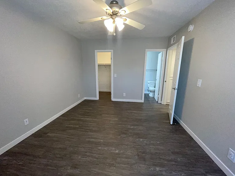 Park Plaza Apartments — Photo 60