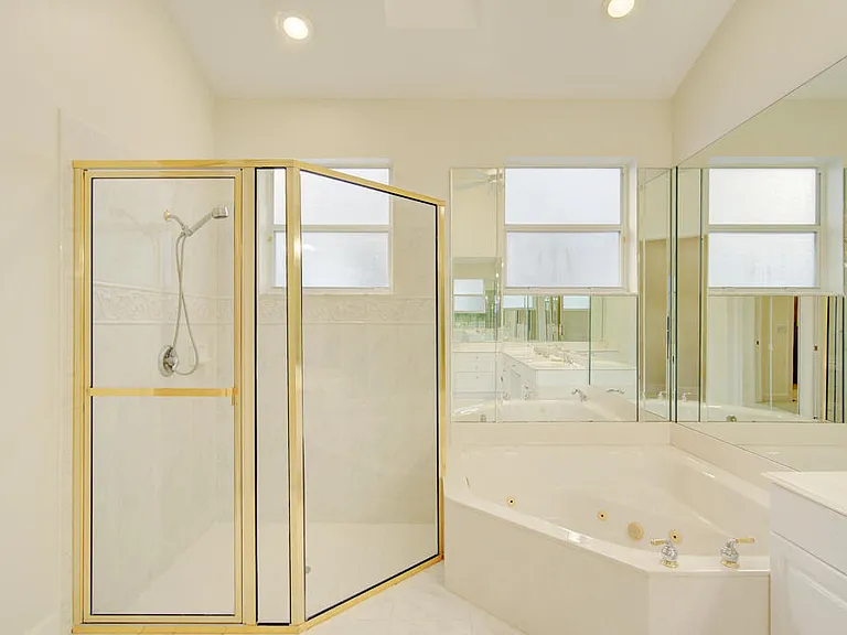 6646 Oakmont Way — Photo 9