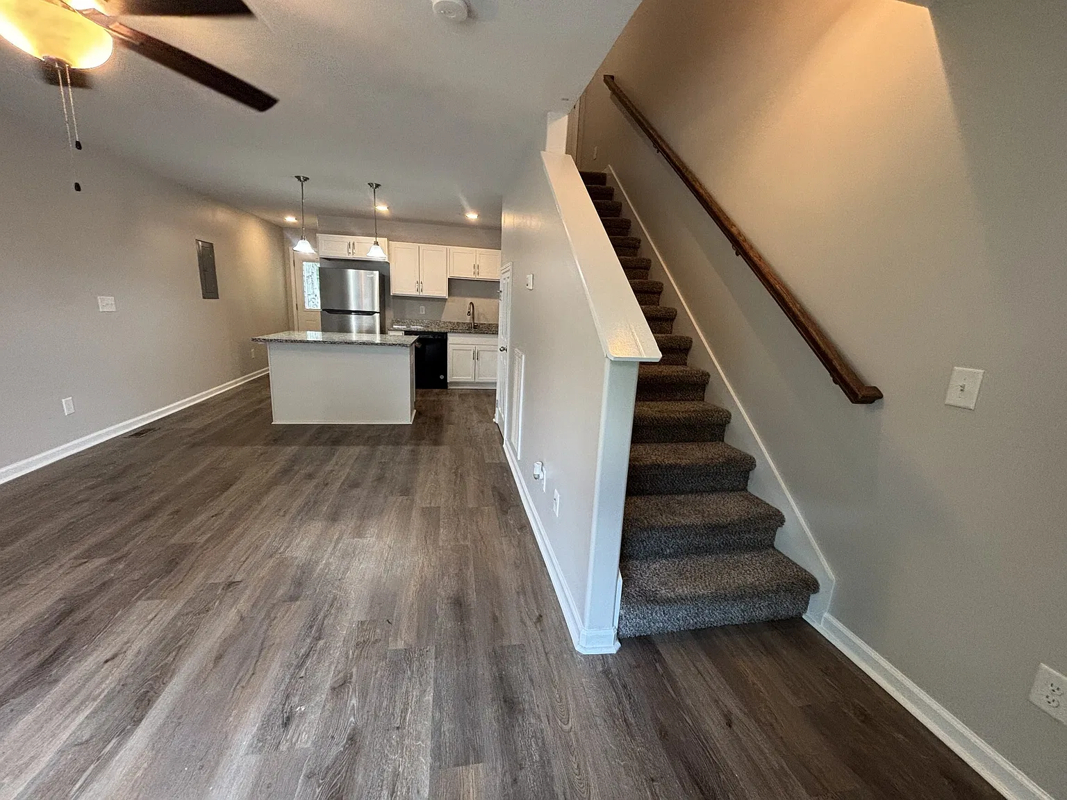 2 bed, 2.5 bath, 1100 sqft, $1,095 — Photo 3