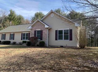 3336 Lake Ridge Dr, Pulaski, VA 24301