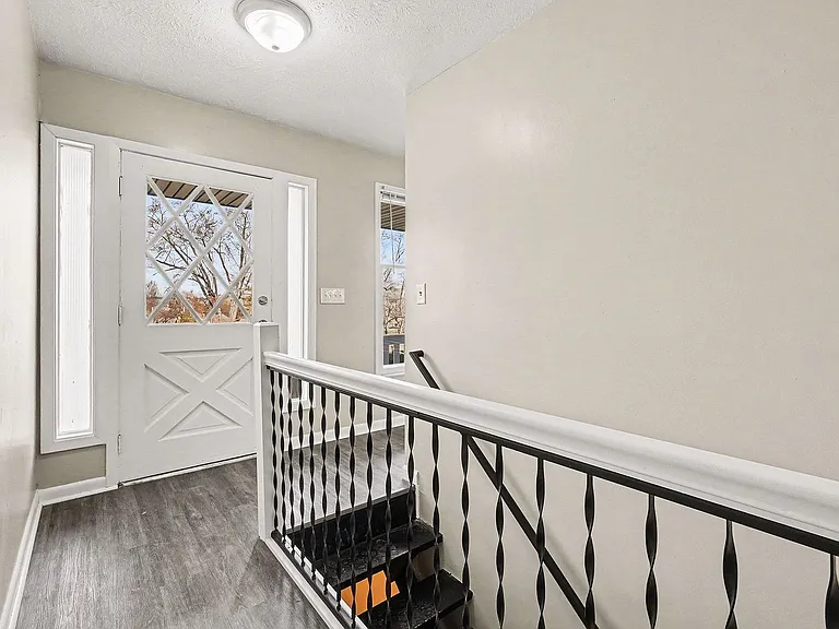 334 Hyde Park Dr — Photo 15