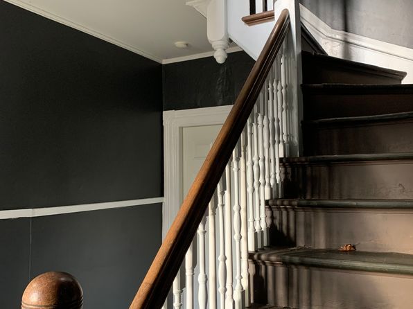 35 Pleasant St APT 2