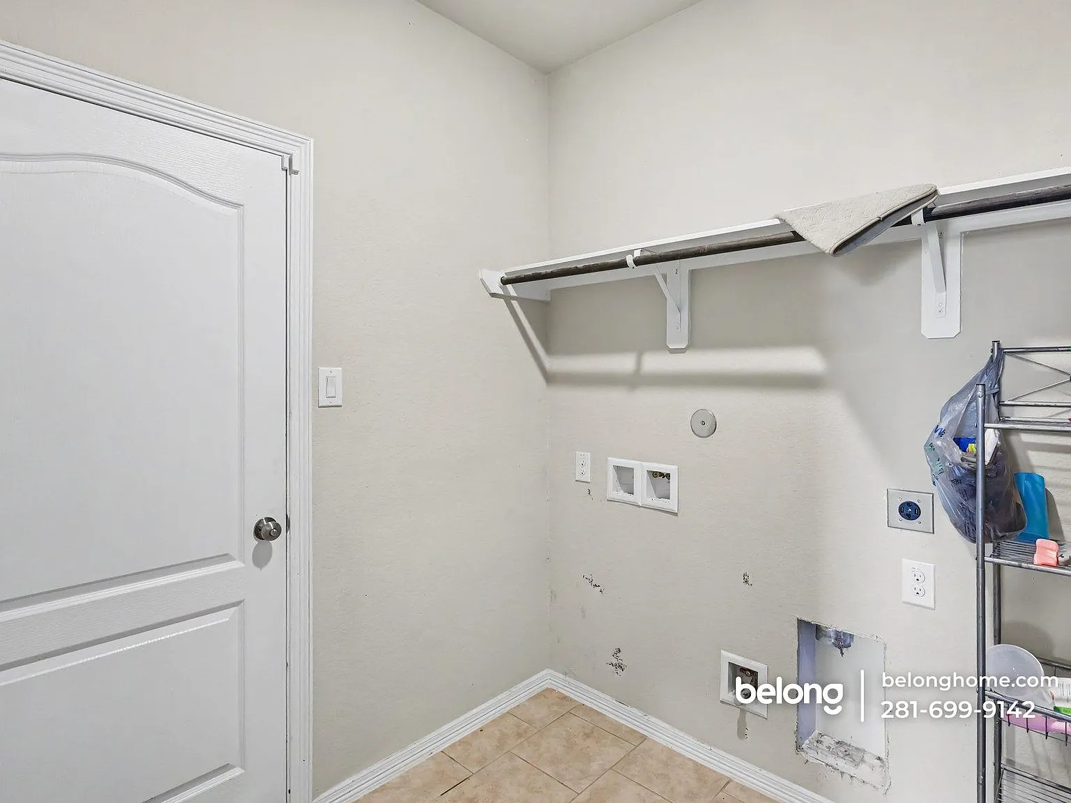 4 bed, 2.5 bath, 2075 sqft, $2,595 — Photo 2