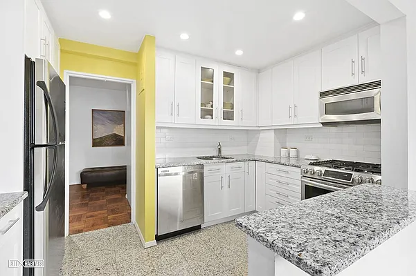 Sold by Citi Habitats | media 6