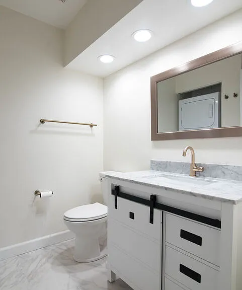 8515 Falmouth Ave #422 — Photo 12