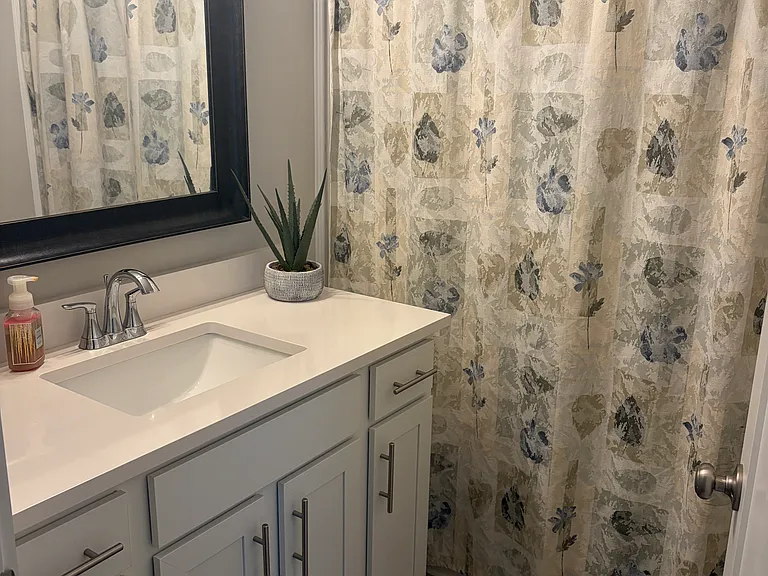 2412 Celia Ct SW — Photo 9