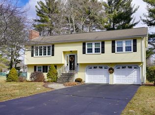 34 Thoreau Rd, Northborough, MA 01532