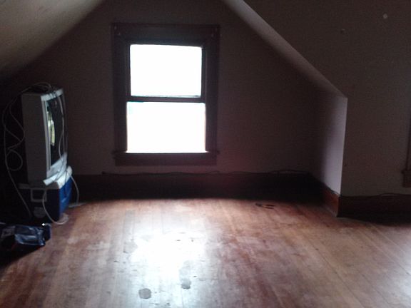 4th image of 408 W Blaine St
